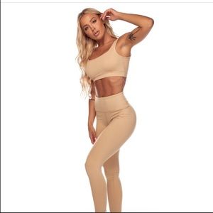 SASKI square neck sports bra